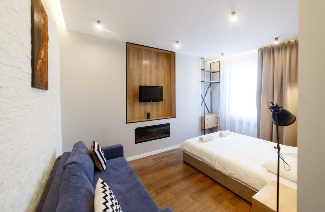 Loft Apartment In Old Lviv Ac Fireplace Exterior photo