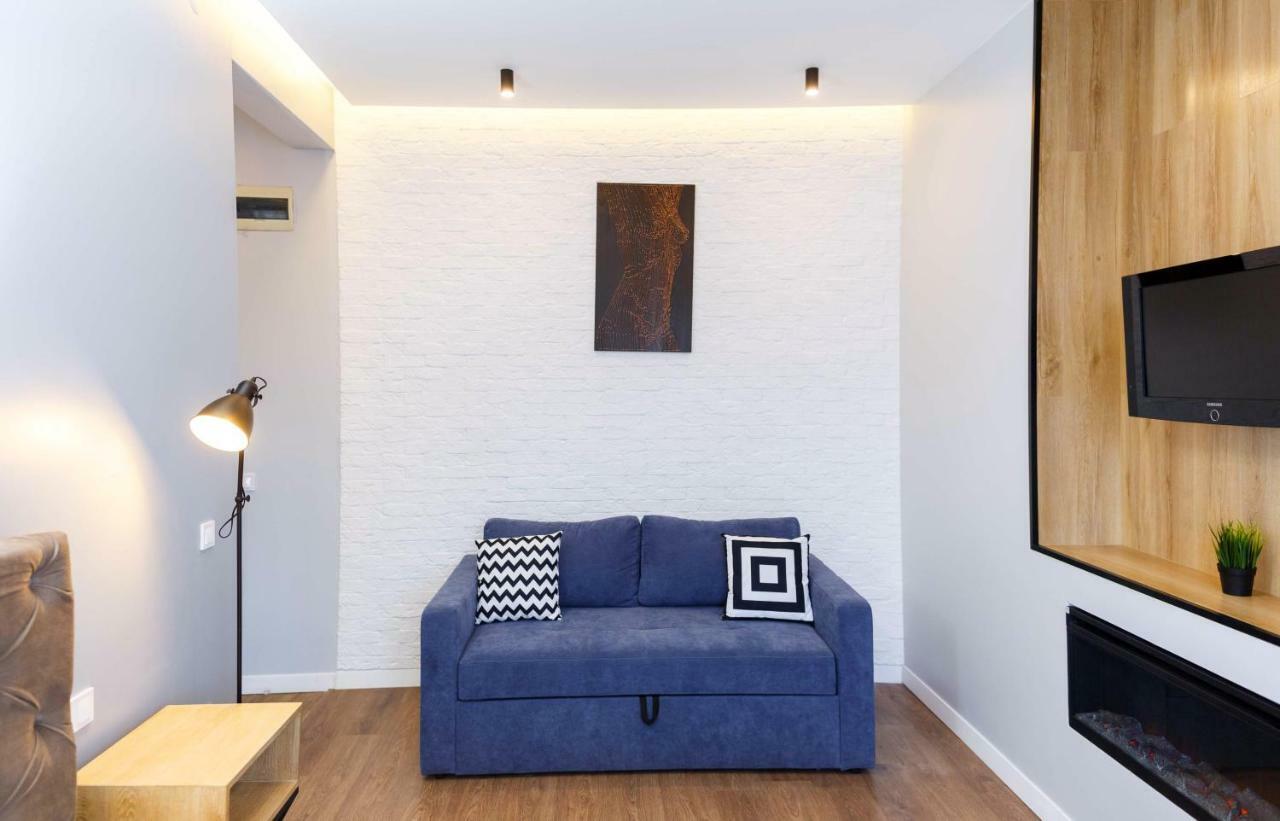 Loft Apartment In Old Lviv Ac Fireplace Exterior photo